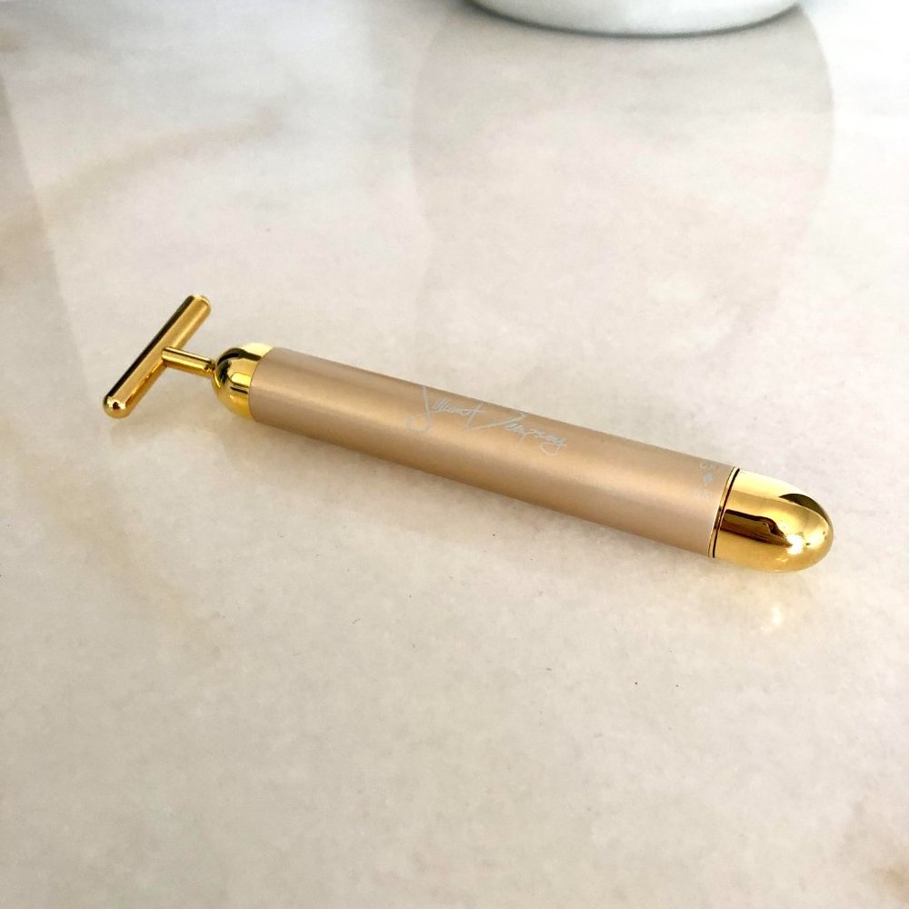 Jillian Dempsey Gold Sculpting Bar